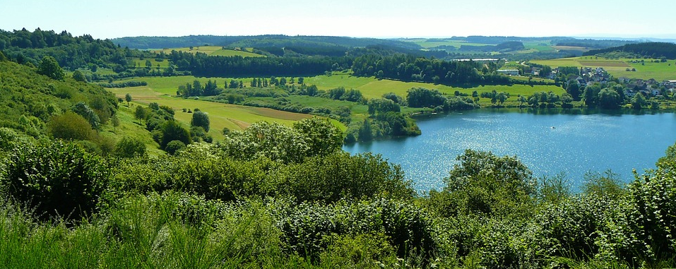 Eifel Landschaft mit See